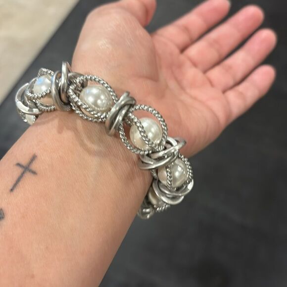 Lia Sophia "Charleston" Matte Silver Tone with Pearls Stretch Bracelet - Picture 5 of 6